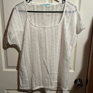 Women’s size large Maurice’s shirt